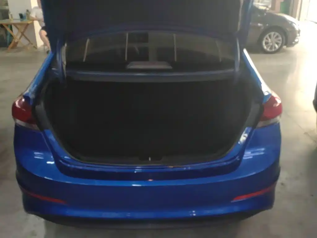 Hyundai Elantra — миниатюра 18