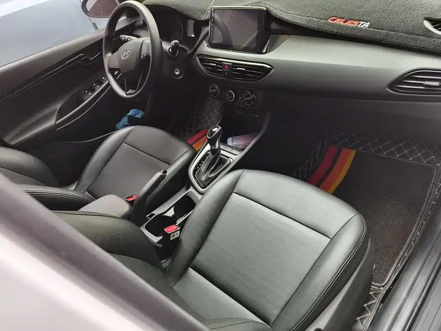 Hyundai Elantra — миниатюра 8