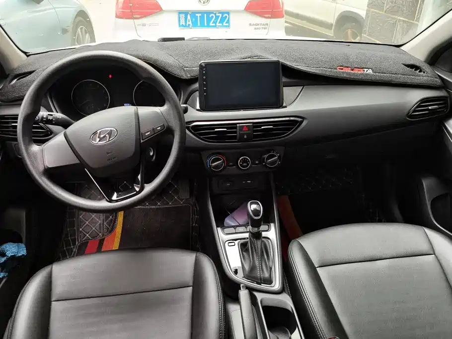 Hyundai Elantra — миниатюра 12