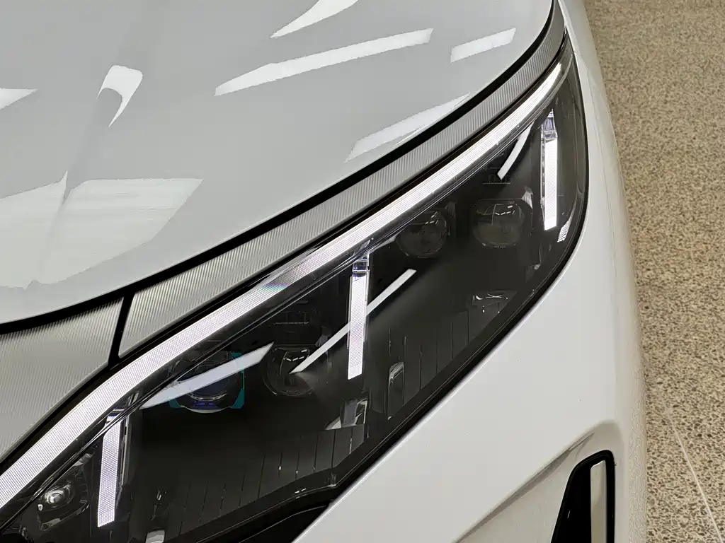 BYD Xia — миниатюра 8