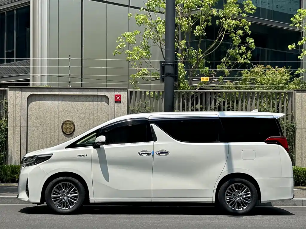 Toyota Alphard Hybrid 2.5L Premium Edition, фото 4