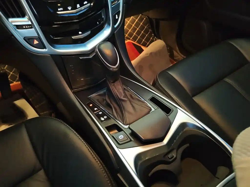 Cadillac SRX — миниатюра 14