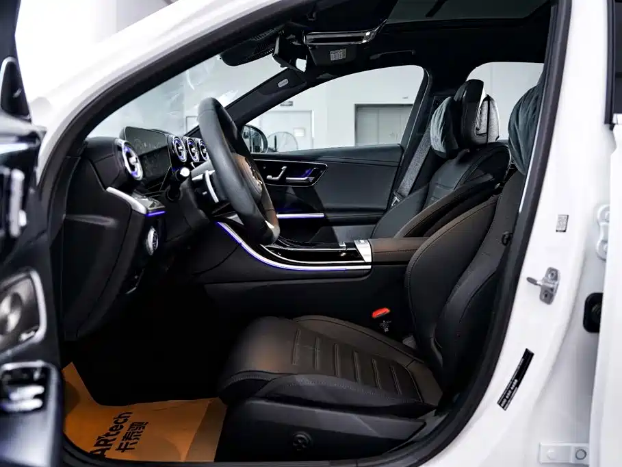 Mercedes-Benz C-Class — миниатюра 18