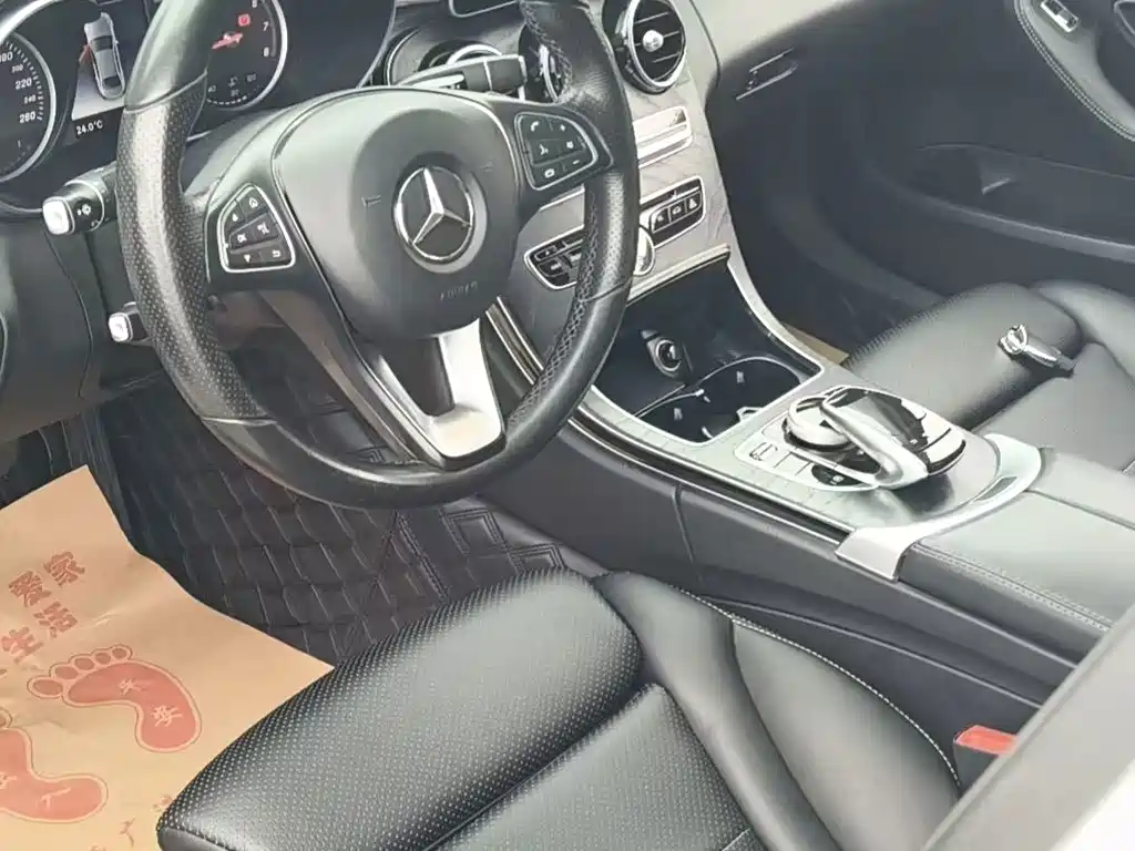 Mercedes-Benz C-Class — миниатюра 2