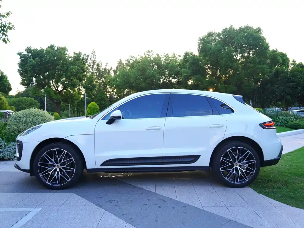 Porsche Macan — миниатюра 3