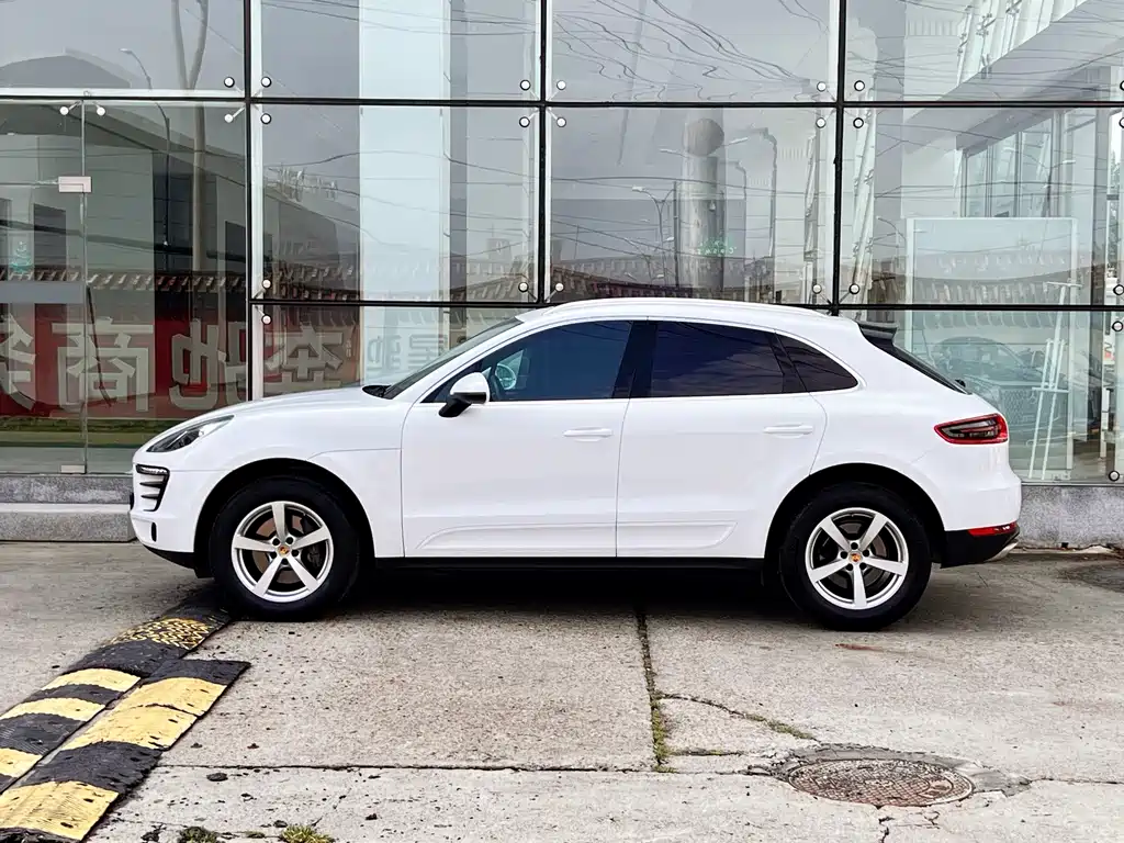 Porsche Macan — миниатюра 8