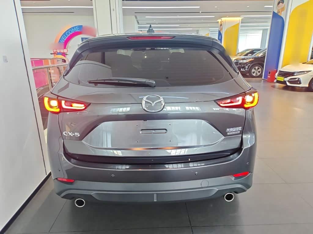 Mazda CX-5 2.0 л 2024 г. Серебристо-серый, пробег 19300 км