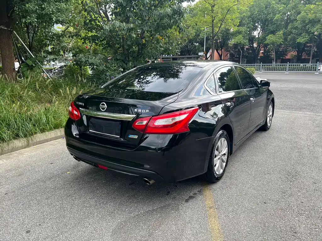 Nissan Teana — миниатюра 7
