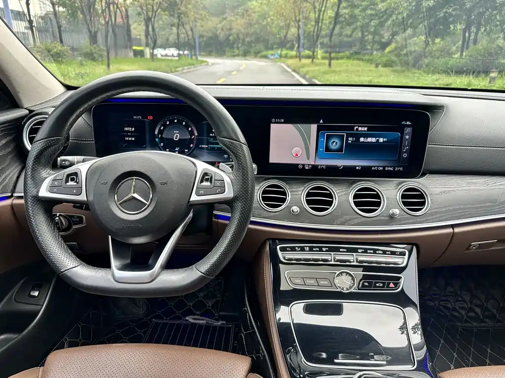 Mercedes-Benz E-Class — миниатюра 10