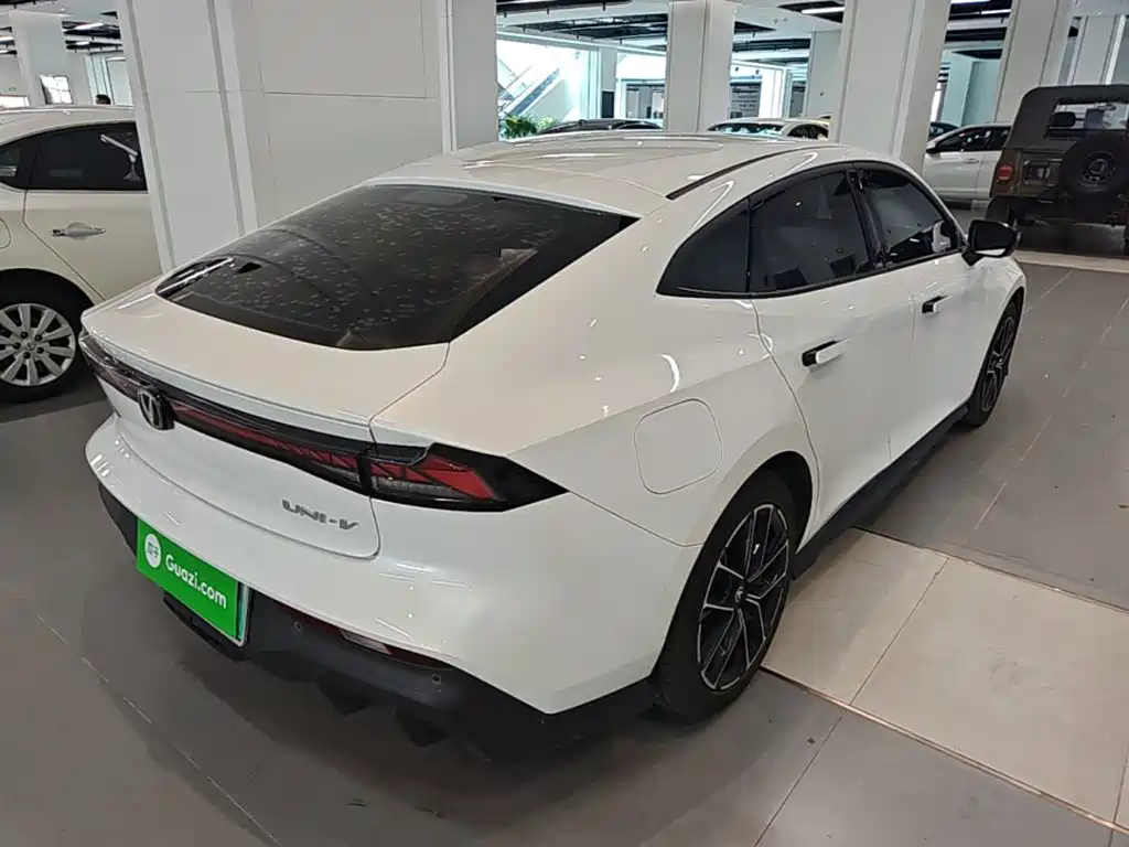 Changan UNI-V iDD — миниатюра 7