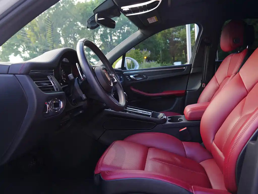 Porsche Macan — миниатюра 12