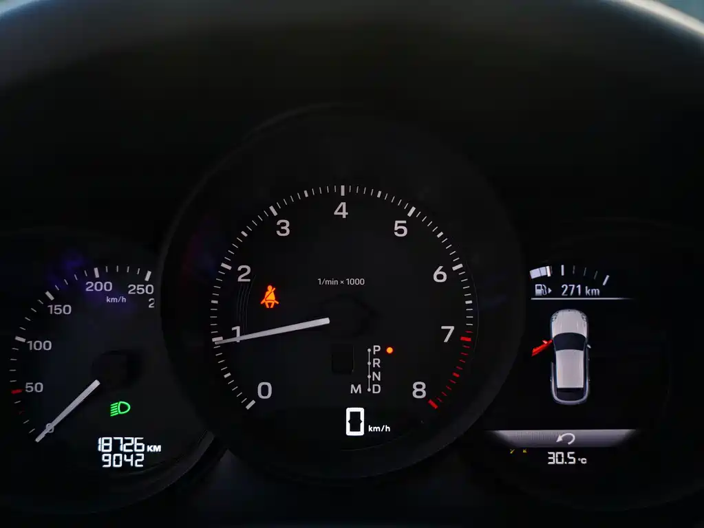 Porsche Macan — миниатюра 15