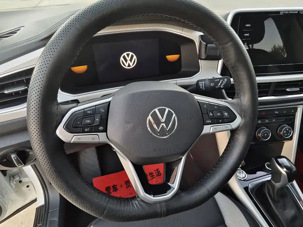 Volkswagen T-Roc — миниатюра 8