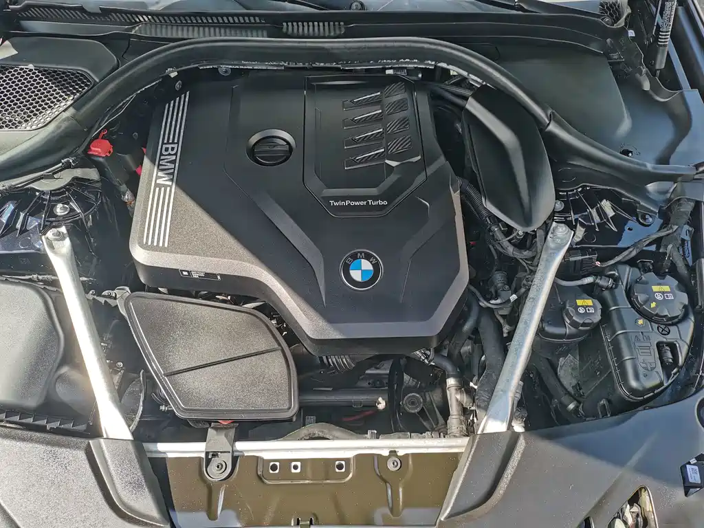 BMW 5 Series — миниатюра 28
