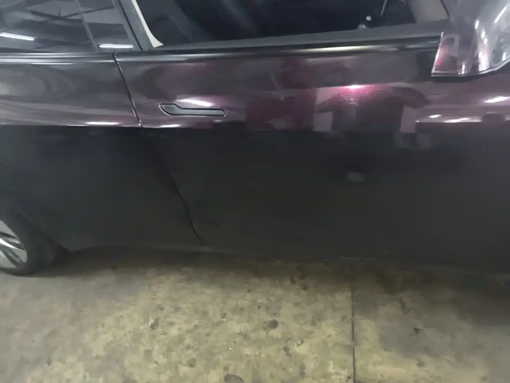 Tesla Model Y — миниатюра 21