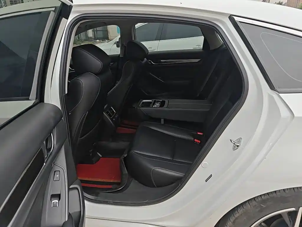 Honda Accord — миниатюра 17