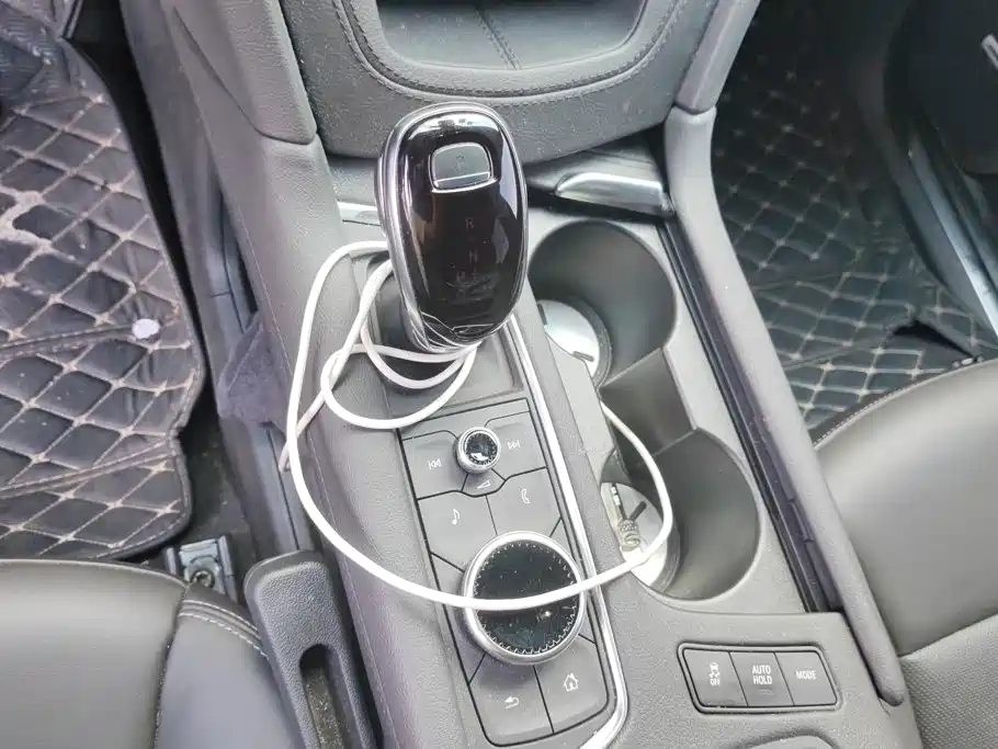Cadillac XT5 — миниатюра 16