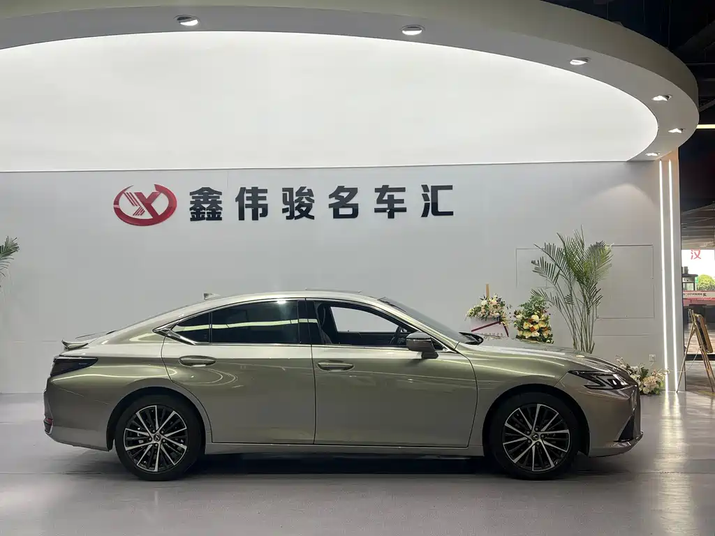 Lexus ES — миниатюра 5