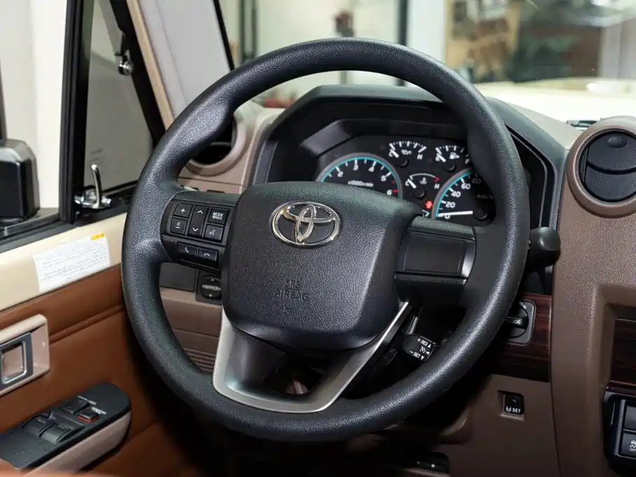 Toyota Land Cruiser — миниатюра 11
