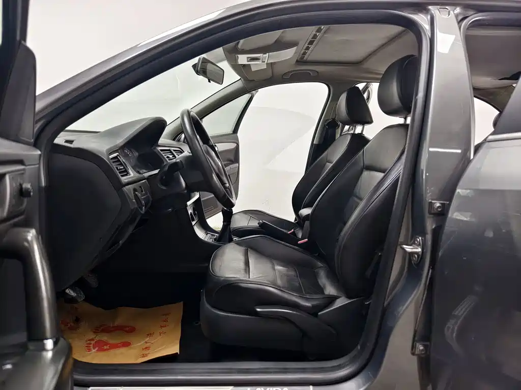 Volkswagen Lavida — миниатюра 11