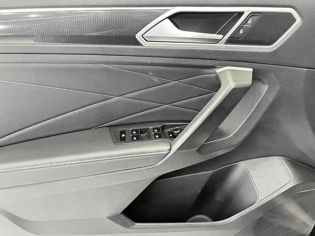Volkswagen Tiguan L — миниатюра 7