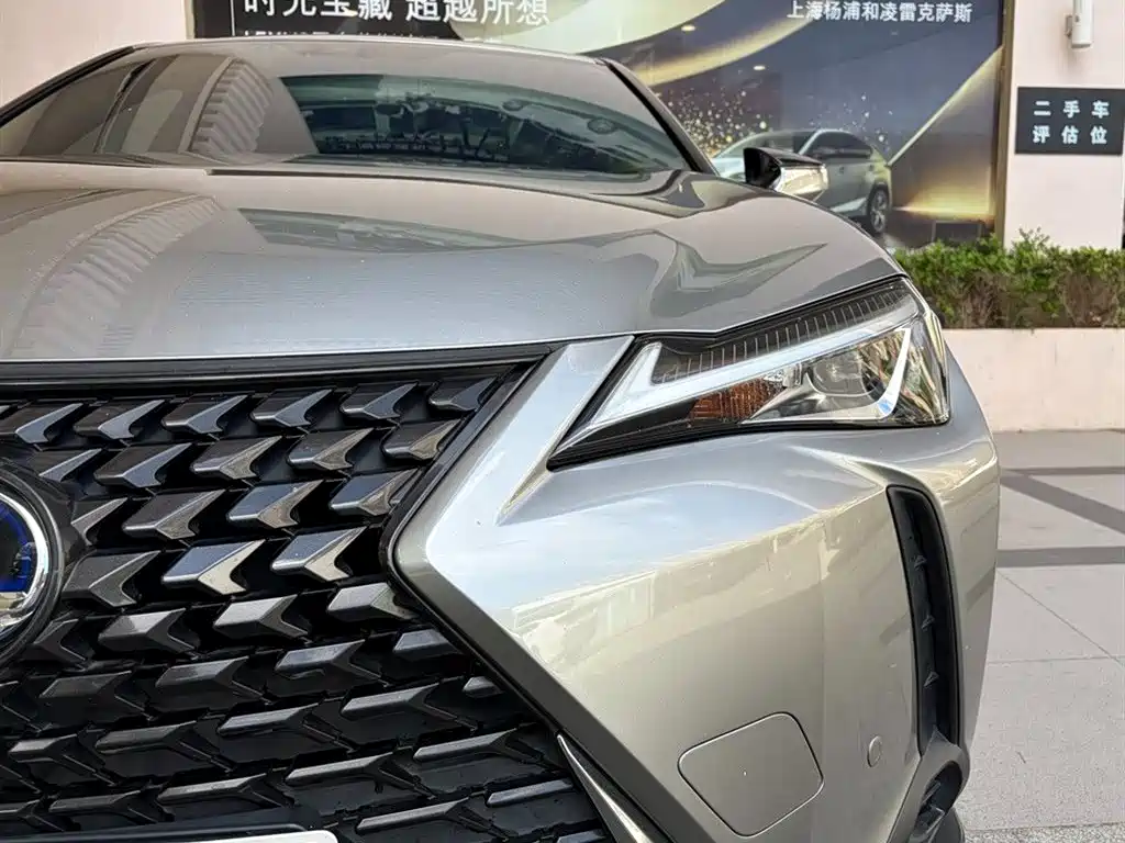 Lexus UX — миниатюра 5