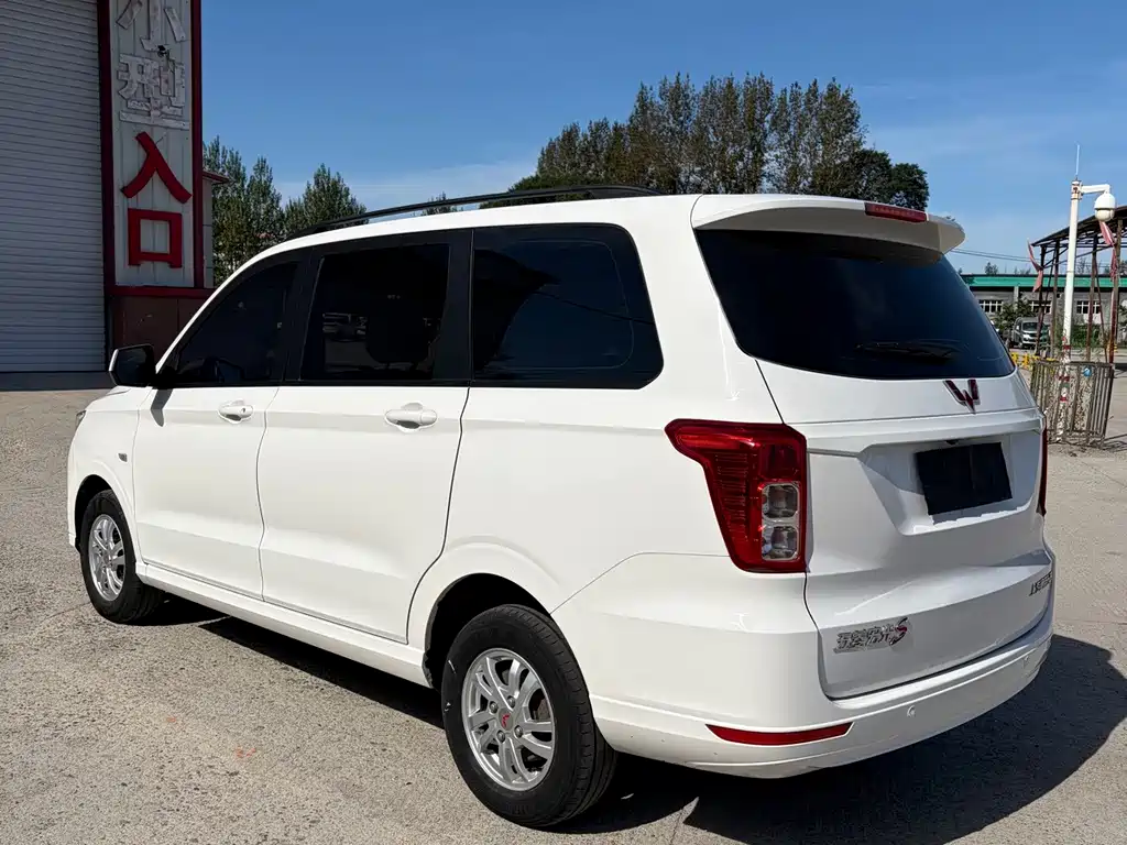 Wuling Hongguang — миниатюра 9