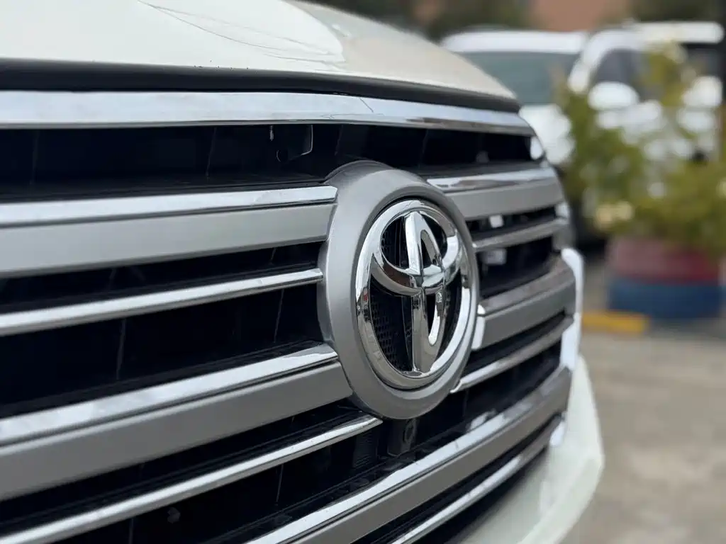 Toyota Land Cruiser 4.0L V6 Middle East Base Edition, фото 15