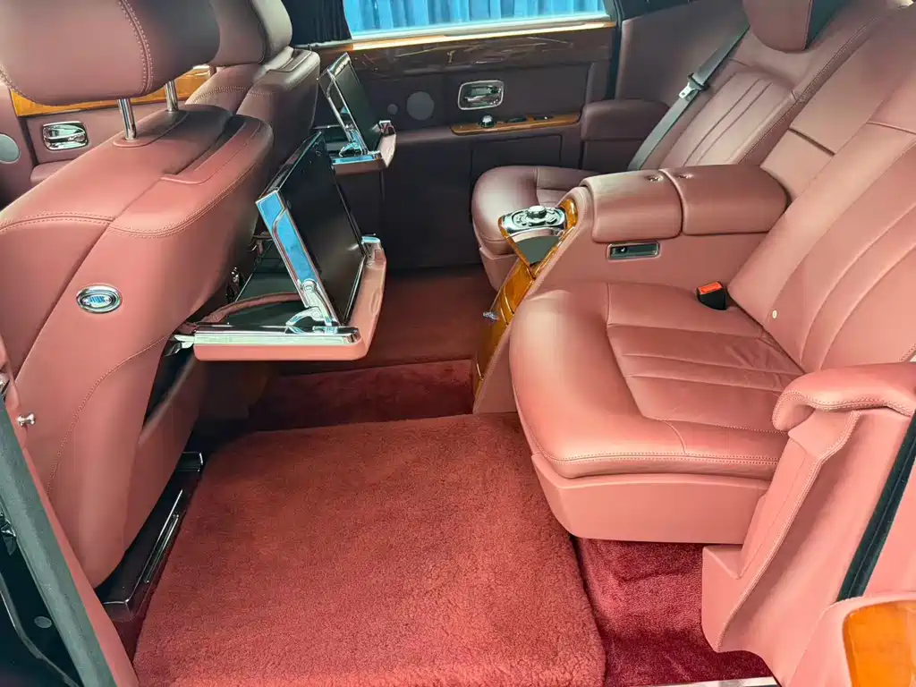 Rolls-Royce Phantom — миниатюра 6