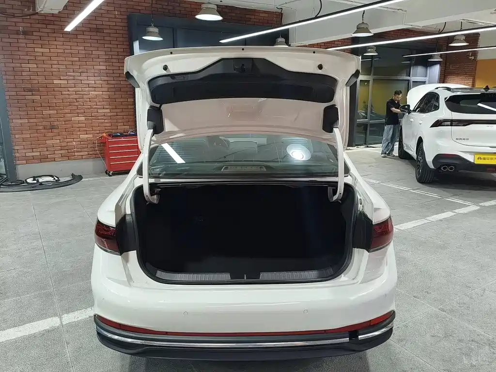 Volkswagen Sagitar — миниатюра 20