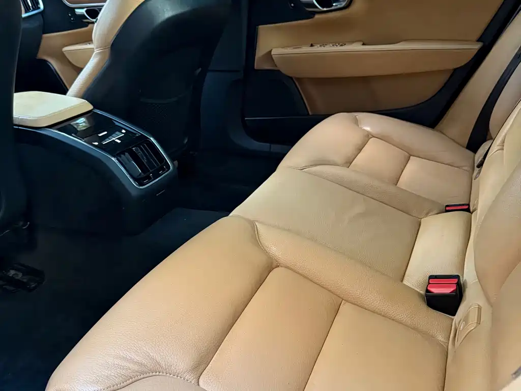 Volvo S90 — миниатюра 6
