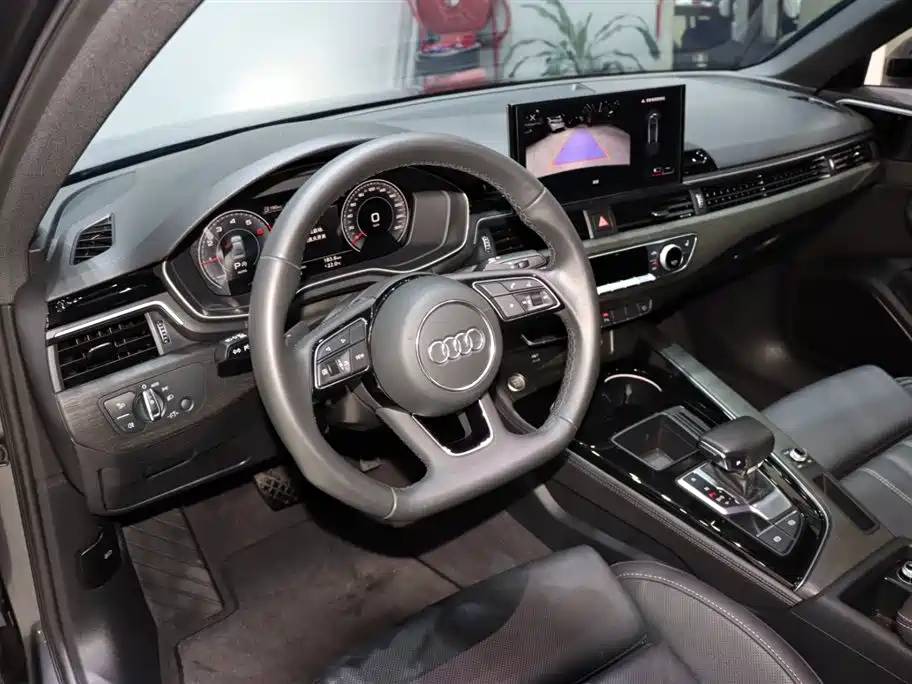 Audi A4L 2023 40 TFSI Luxury