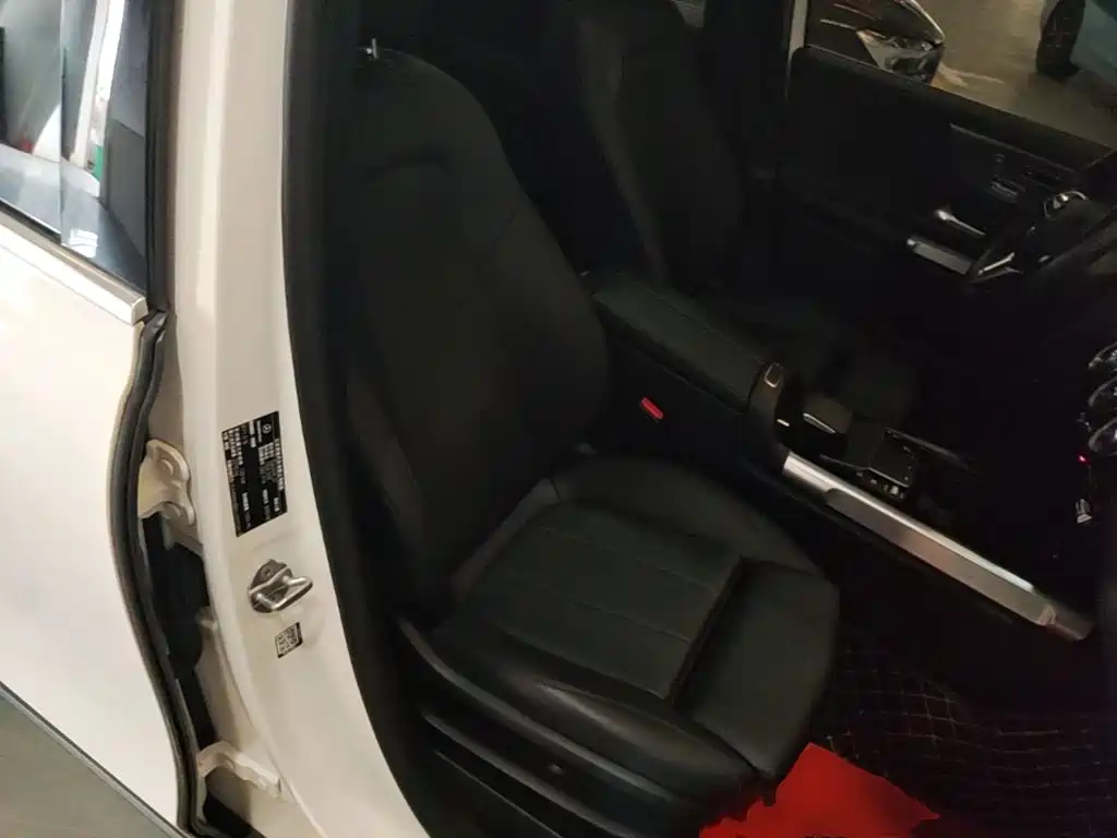Mercedes-Benz GLB — миниатюра 25