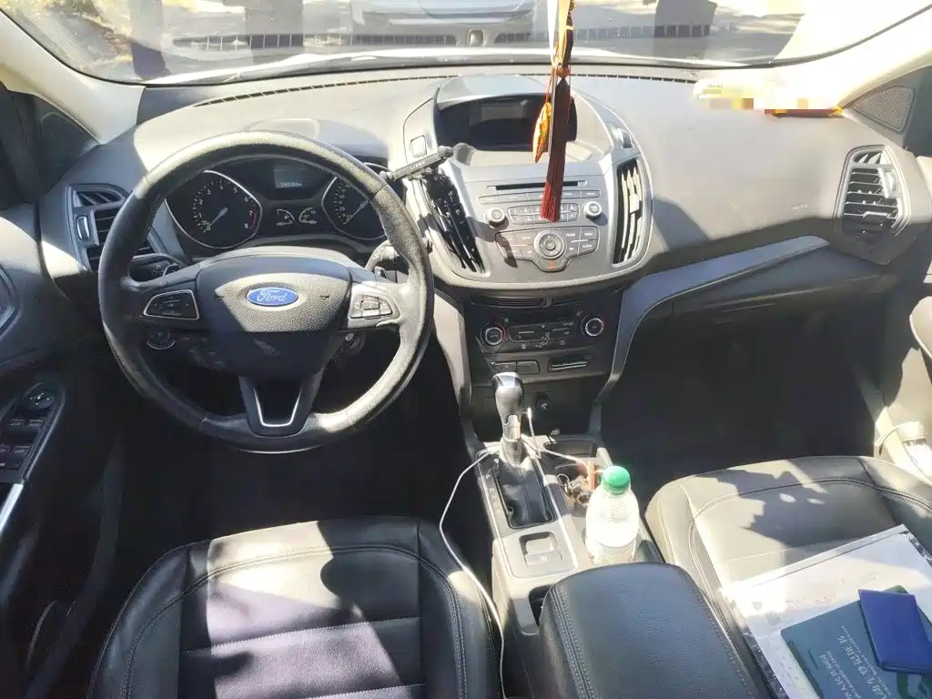 Ford Kuga — миниатюра 10