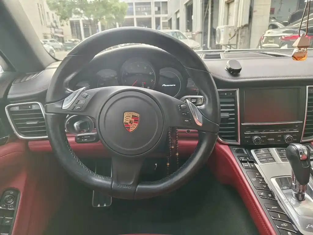 Porsche Panamera — миниатюра 8