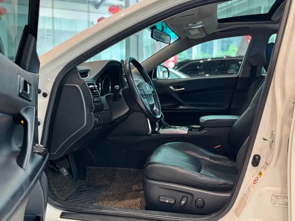 Toyota Reiz — миниатюра 9