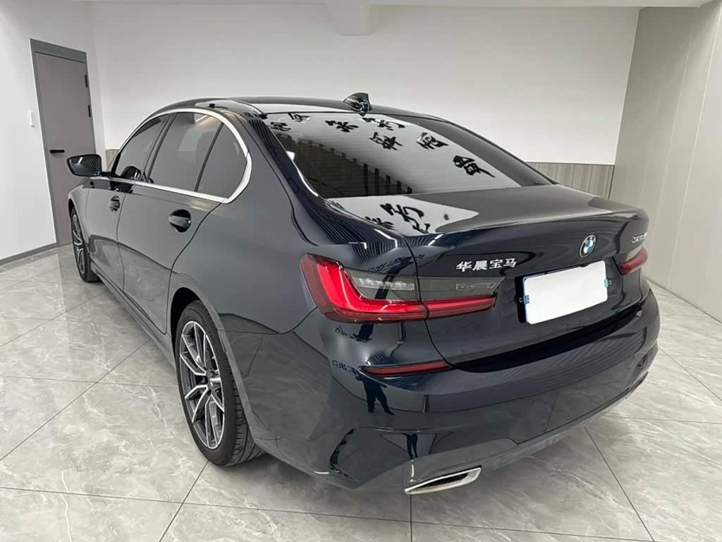 BMW 3 Series 2.0 л 2022 г. Чёрный, пробег 40000 км