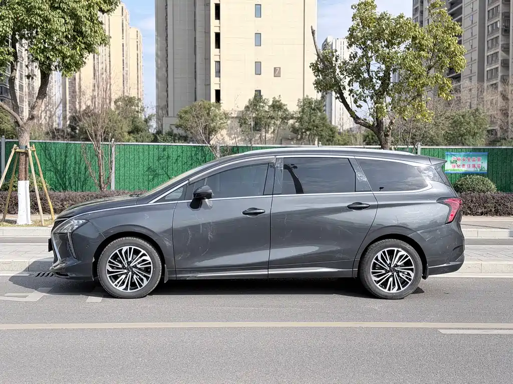 DONGFENG POPULAR YACHTS