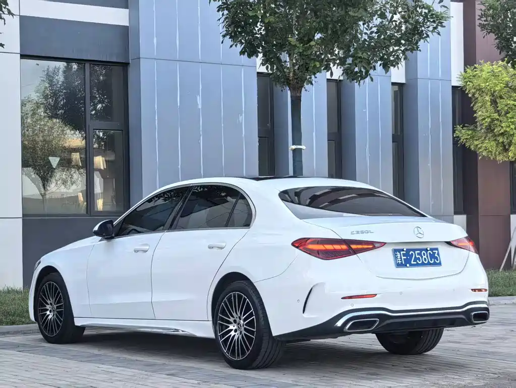 Mercedes-Benz C-Class — миниатюра 9