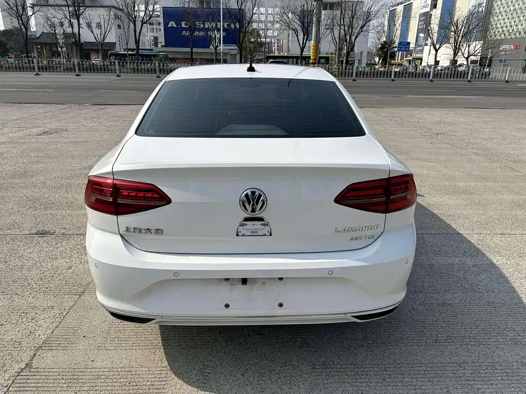 Volkswagen Lamando 2021 230TSI DSG