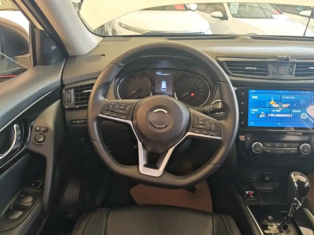 Nissan X-Trail — миниатюра 11