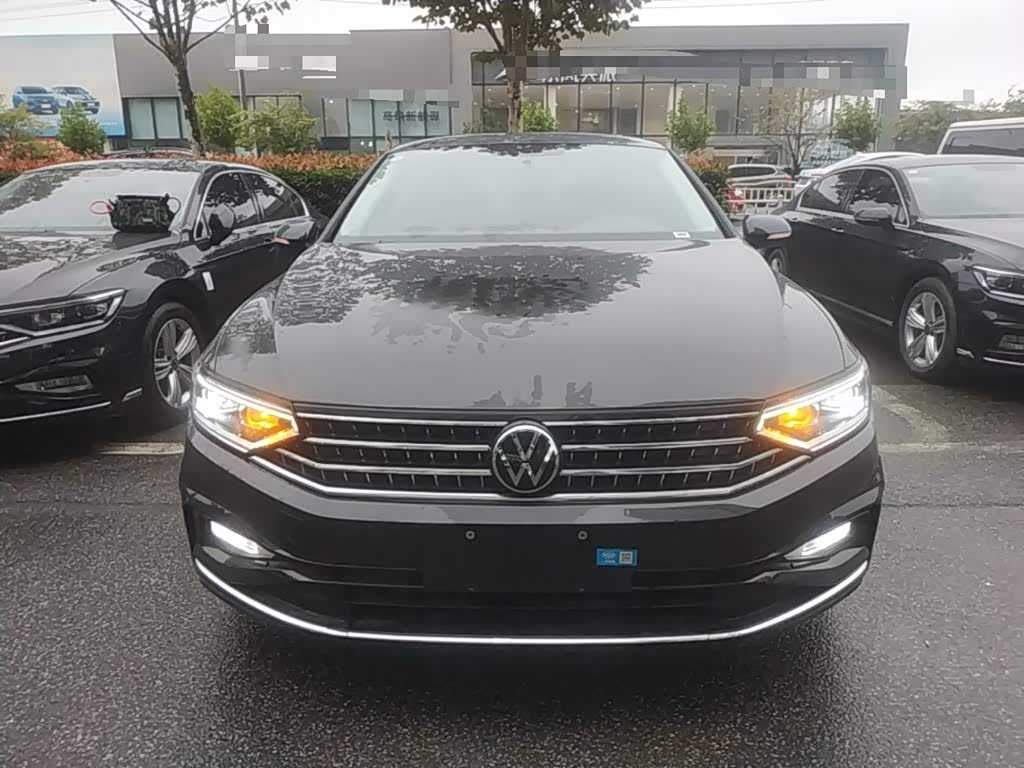 Volkswagen Magotan 1.4 л 2025 г. Чёрный, пробег 26200 км