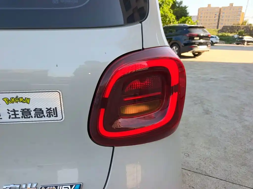Wuling MINIEV — миниатюра 8