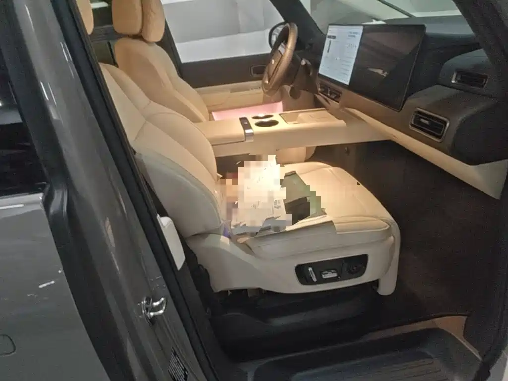 Li Auto Li MEGA — миниатюра 25