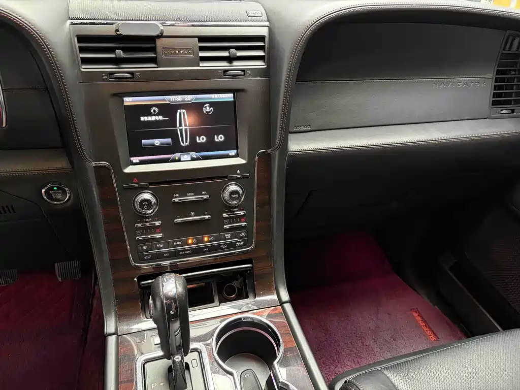 Lincoln Navigator — миниатюра 10