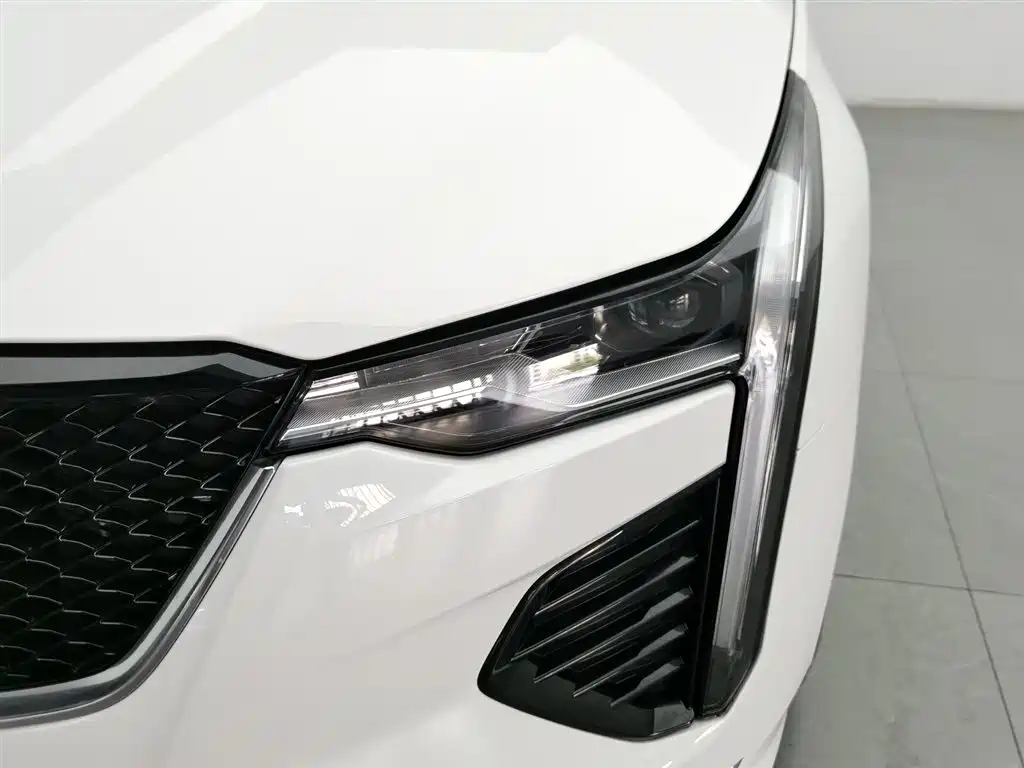 Cadillac CT4 2020 28T Fashion
