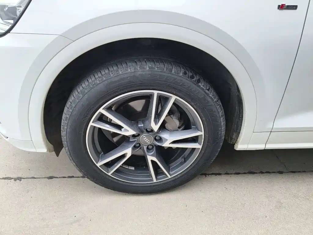 Audi Q5L — миниатюра 23