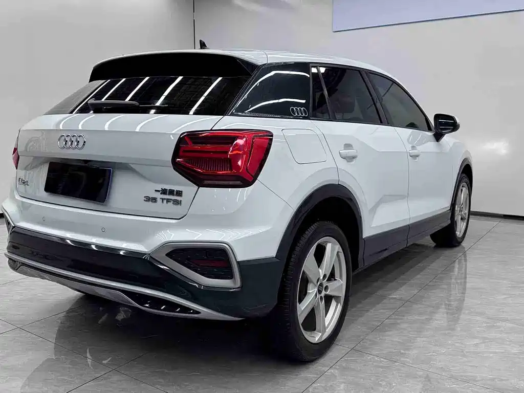Audi Q2L — миниатюра 5