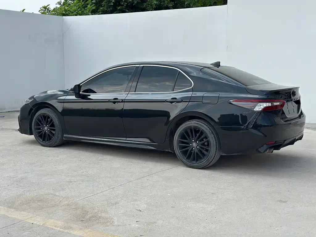 Toyota Camry — миниатюра 19