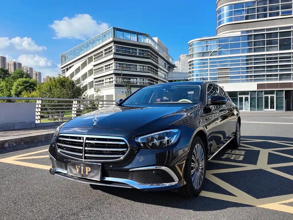 Mercedes-Benz E-Class — миниатюра 2